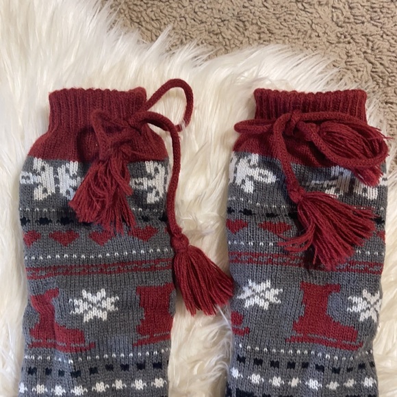 ✨3/$25✨ Muk Luk Style Slipper Boots - Picture 2 of 8